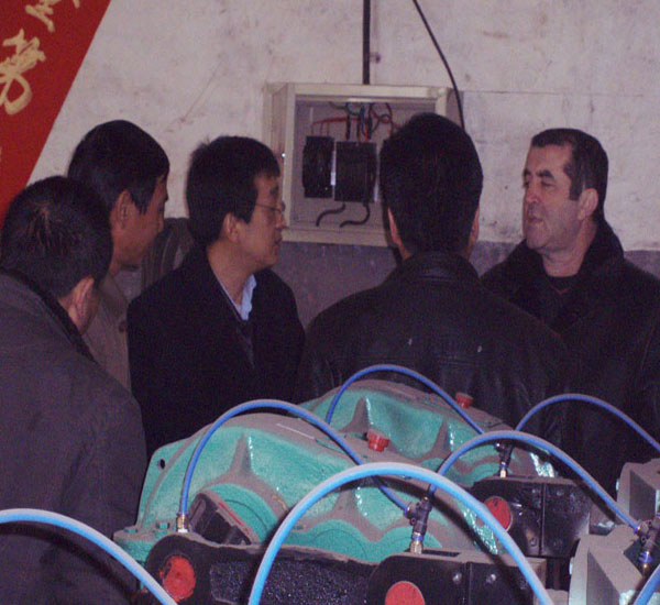 美國(guó)友人在我廠(chǎng) 美國(guó)友人在我廠(chǎng)